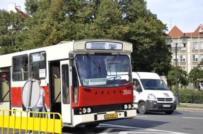 Zabytkowe autobusy na gdańskich ulicach