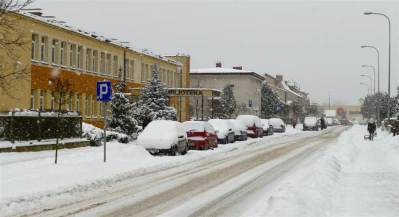 Wejherowo  - zimowa aura na osiedlowych ulicach (8.02.2017) - fot. Leszek Spigarski
