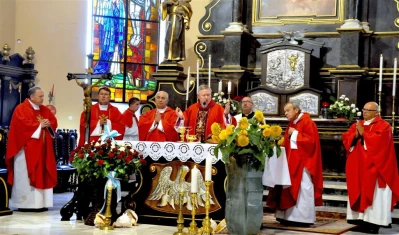 Uroczystość poświęcenia repliki sztandaru 1 Morskiego Pułku Strzelców - fot. Leszek Spigarski