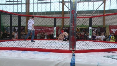 Siła mięśni czy technika, zawody MMA w Pucku