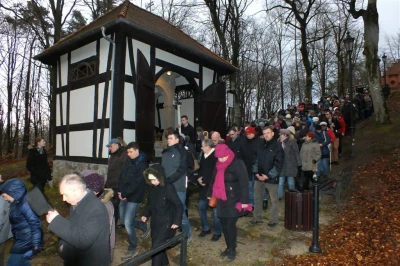 Wielki Post 2016 - Pierwsza Droga Krzyżowa na Kalwarii Wejherowskiej. fot. Leszek Spigarski