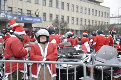 2,5 tys. mikołajkowych rydwanów zawładnęło Trójmiastem