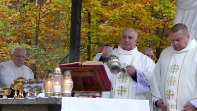 Uroczystość Wszystkich Świętych na wejherowskim cmentarzu 1.11.2017 - fot. Leszek Spigarski