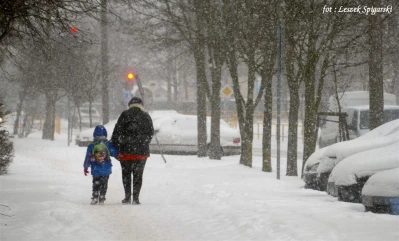 Wejherowo  - zimowa aura na osiedlowych ulicach (8.02.2017) - fot. Leszek Spigarski