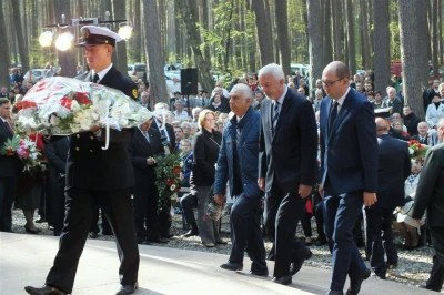 Obchody w Piaśnicy: Powstały figury więźniów Stutthofu (fot. Leszek Spigarski)