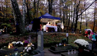 Dzień Zaduszny na starym cmentarzu, 2.11.2017, fot. Leszek Spigarski