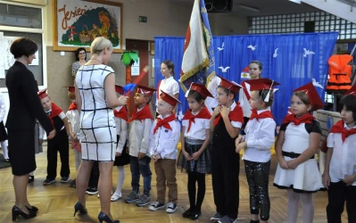 Pasowanie na ucznia w Chopinowskiej piątce (fot. Leszek Spigarski)