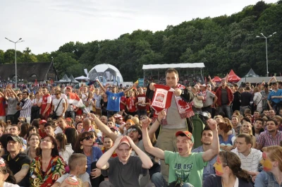 Mecz Hiszpania-Włochy. Tłumy w Fan Zone