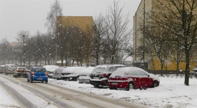 Wejherowo  - zimowa aura na osiedlowych ulicach (8.02.2017) - fot. Leszek Spigarski