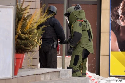 Alarm bombowy przy Centrum Kwiatkowskiego