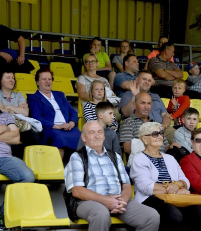 Mecz księża i samorządowcy - przedmeczowe atrakcje - fot. Leszek Spigarski