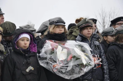 Puck: 91-lecie Polski i morza. Defilada i orędzia w porcie rybackim
