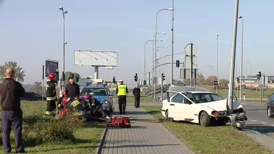 Uderzył w latarnię na Rondzie Solidarności