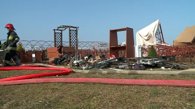 Pożar centrum ogrodniczego w Celbowie