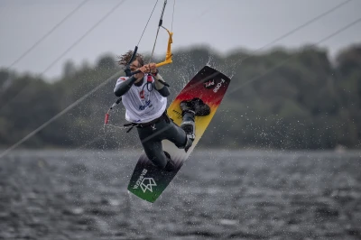 Puchar i Mistrzostwa Polski w kitesurfingu i wingfoilu w Pucku