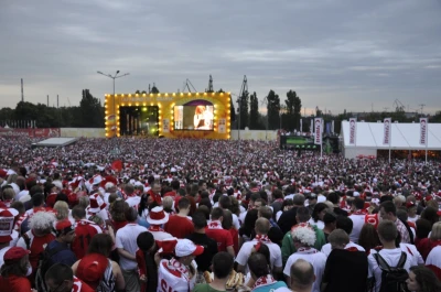 Tłumy w gdańskiej Strefie Kibica