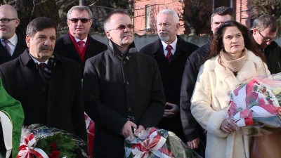Tablica Lecha Kaczyńskiego w Wejherowie