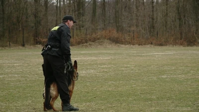 Ćwiczenia policji na stadionie Gryfa Orlex