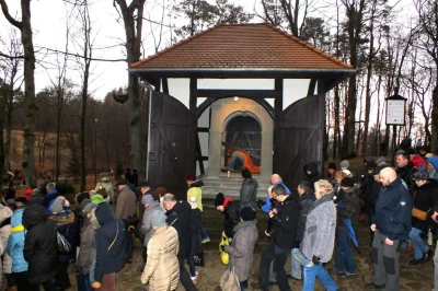 Wielki Post 2016 - Pierwsza Droga Krzyżowa na Kalwarii Wejherowskiej. fot. Leszek Spigarski