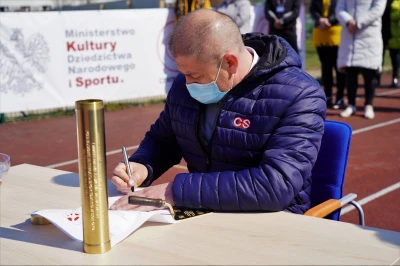 Uroczystość wmurowania aktu erekcyjnego pod budowę internatu sportowego w COS w Cetniewie