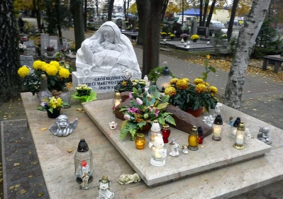 Poświęcenie Bezimiennego Grobu Dzieci Martwo Urodzonych (fot.Leszek Spigarski)