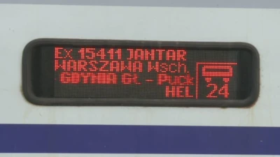 Władysławowo: Samochód wjechał pod pociąg