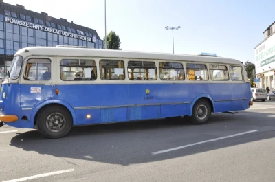 Zabytkowe autobusy na gdańskich ulicach