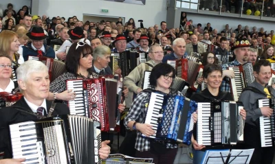 DJK Bojano 2016. Rekord Polski w jednoczesnej grze na akordeonach pobity - fot. Leszek Spigarski