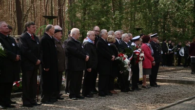Uroczystości pod pomnikiem w Piaśnicy