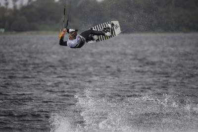 Puchar i Mistrzostwa Polski w kitesurfingu i wingfoilu w Pucku