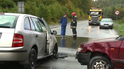 Wjechał wprost pod koła TIR-a