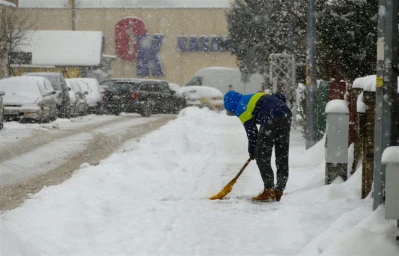 Wejherowo  - zimowa aura na osiedlowych ulicach (8.02.2017) - fot. Leszek Spigarski