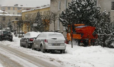 Wejherowo  - zimowa aura na osiedlowych ulicach (8.02.2017) - fot. Leszek Spigarski