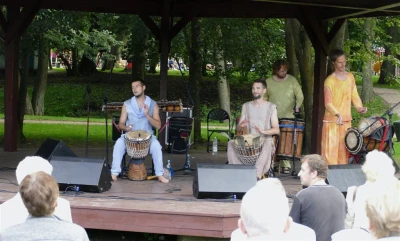 Muzyczne Lato 2017. Zespół „Foliba” na małej scenie w Parku Miejskim