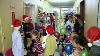 Dzieci z Wejherowa życzą dzieciom w szpitalu