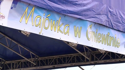 Wspólne grillowanie pod wieżą