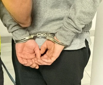 Kradli kable ze stacji ładowania. Dwaj mężczyźni z 22 zarzutami