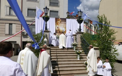 Boże Ciało 2017. Uroczystośc w parafii pw. Trójcy Świętej w Wejherowie. Fot. Leszek Spigarski