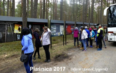Gimnazjaliści z Kościerzyny zwiedzają Piaśnicę i EW Żarnowiec fot. Leszek Spigarski