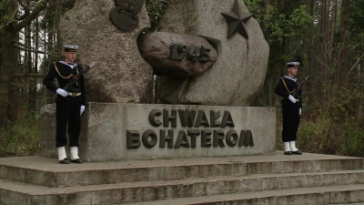 Dzień Zwycięstwa na cmentarzu w Łężycach