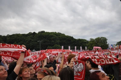 Tłumy w gdańskiej Strefie Kibica
