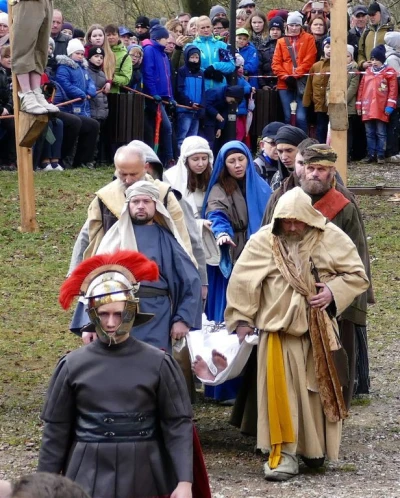 Wielki Piątek - Misterium Męki Pańskiej część II - Na Golgocie. fot. Leszek Spigarski i Marta Krawczyk