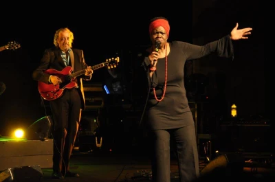 Brenda Boykin featuring Club des Belugas