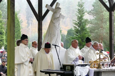 Uroczystość Wszystkich Świętych na wejherowskim cmentarzu 1.11.2017 - fot. Leszek Spigarski