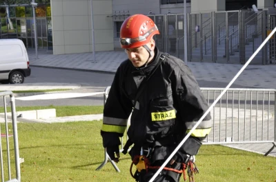 Ratowali na wysokości 45 metrów
