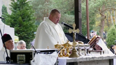 Uroczystość Wszystkich Świętych na wejherowskim cmentarzu 1.11.2017 - fot. Leszek Spigarski