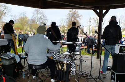 11 listopada 2015 w obiektywie Leszka Spigarskiego - Park Miejski - występ zesołu White Room