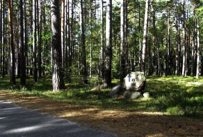 Piaśnica - kamienne stacje Drogi Krzyżowej