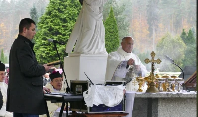 Uroczystość Wszystkich Świętych na wejherowskim cmentarzu 1.11.2017 - fot. Leszek Spigarski