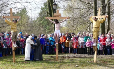 Wielki Piątek - Misterium Męki Pańskiej część II - Na Golgocie. fot. Leszek Spigarski i Marta Krawczyk